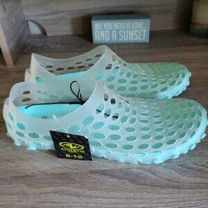 Women's Athletic Works Beach Shower Garden Water Shoes Size 9/10